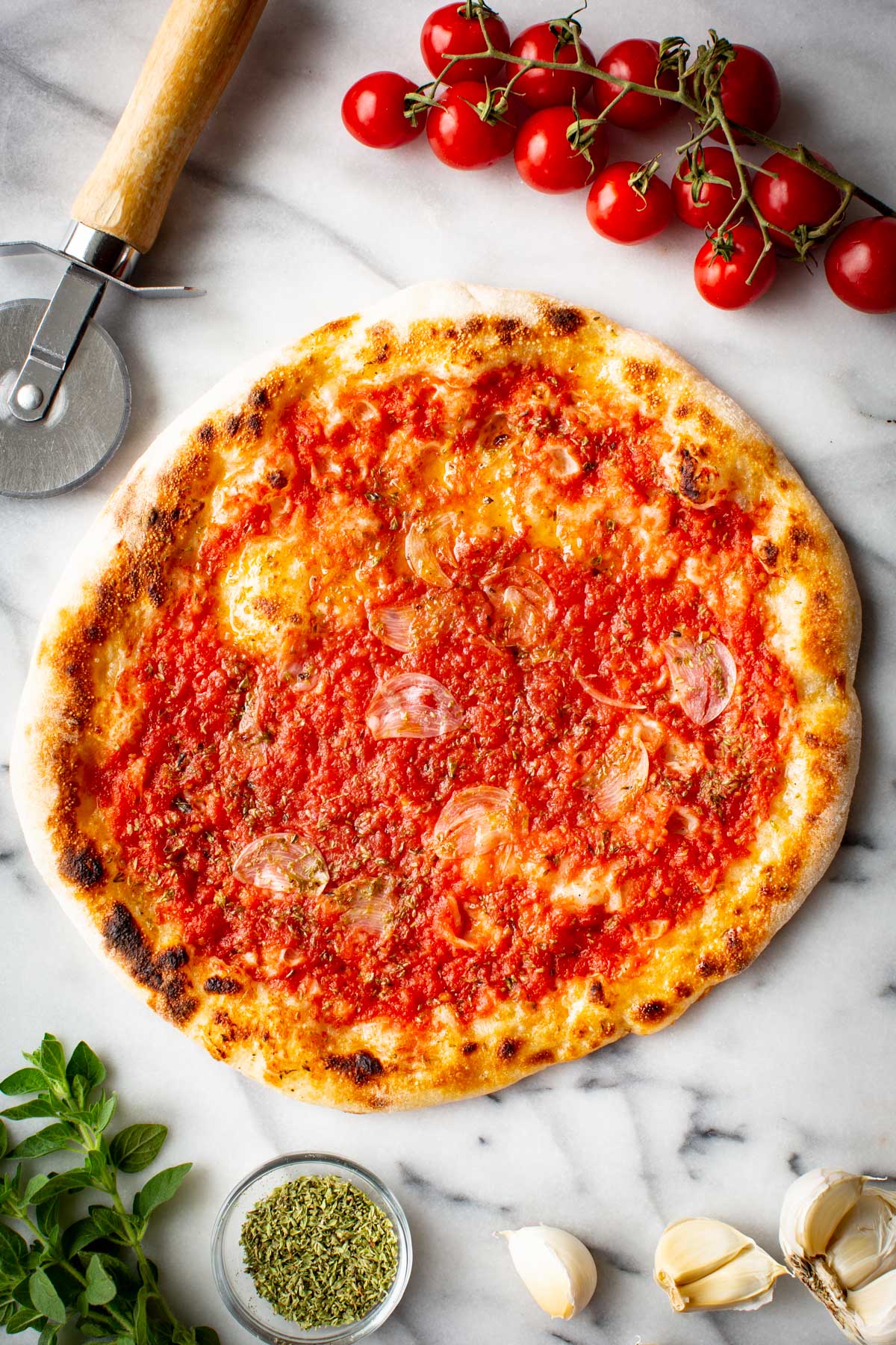 Cheeseless Neapolitan pizza marinara