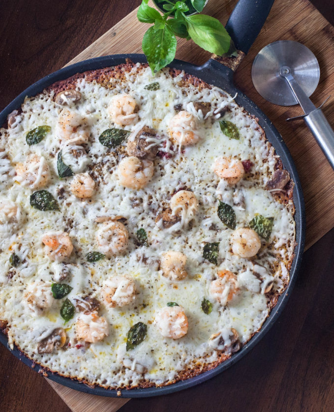 Pizza with shrimp and mushrooms